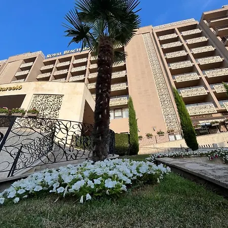 A206 In Royal ساني بيتش